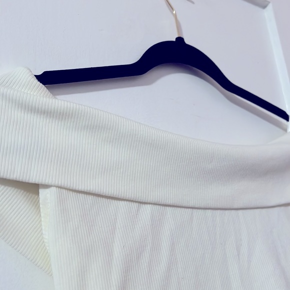 UO Over the Shoulder Top - Picture 4 of 5